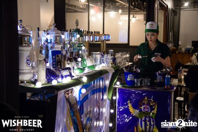 Ayinger & Schneider Weisse ที่ วิชเบียร์ โฮม บาร์ — photo 7