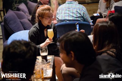Ayinger & Schneider Weisse ที่ วิชเบียร์ โฮม บาร์ — photo 8