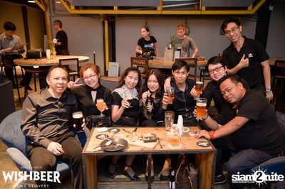 Ayinger & Schneider Weisse ที่ วิชเบียร์ โฮม บาร์ — photo 10