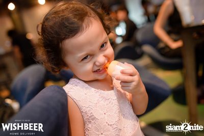 Ayinger & Schneider Weisse ที่ วิชเบียร์ โฮม บาร์ — photo 23