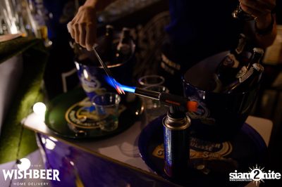Ayinger & Schneider Weisse ที่ วิชเบียร์ โฮม บาร์ — photo 26