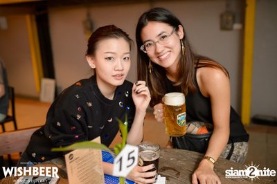Ayinger & Schneider Weisse ที่ วิชเบียร์ โฮม บาร์ — photo 35