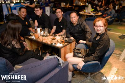 Ayinger & Schneider Weisse ที่ วิชเบียร์ โฮม บาร์ — photo 37