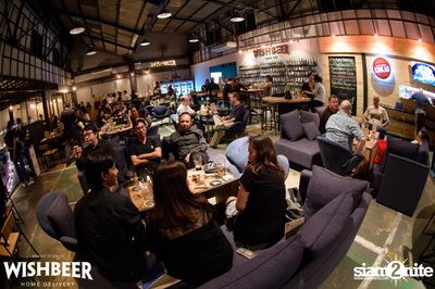 Ayinger & Schneider Weisse ที่ วิชเบียร์ โฮม บาร์ — photo 41