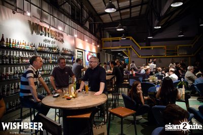 Ayinger & Schneider Weisse ที่ วิชเบียร์ โฮม บาร์ — photo 50