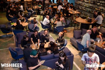 Ayinger & Schneider Weisse ที่ วิชเบียร์ โฮม บาร์ — photo 62