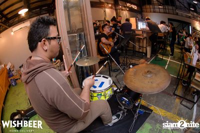 Ayinger & Schneider Weisse ที่ วิชเบียร์ โฮม บาร์ — photo 67