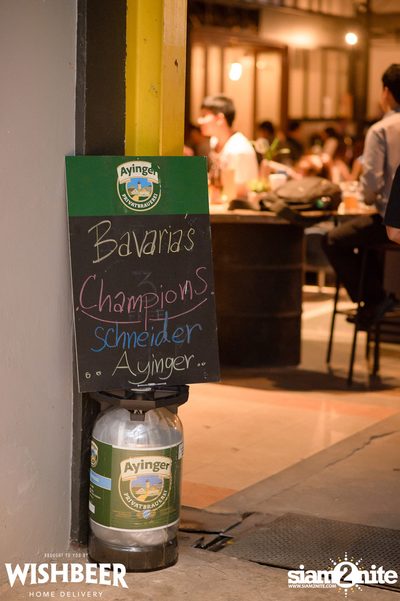 Ayinger & Schneider Weisse ที่ วิชเบียร์ โฮม บาร์ — photo 77