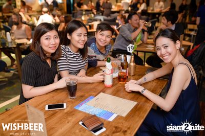 Ayinger & Schneider Weisse ที่ วิชเบียร์ โฮม บาร์ — photo 92