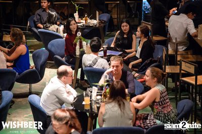 Ayinger & Schneider Weisse ที่ วิชเบียร์ โฮม บาร์ — photo 94