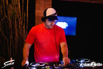 Sunn Presents: Miguel Campbell ที่ ไลฟ์ อาร์ซีเอ — photo 12