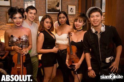  Metro's Crazy Hats Revolution at CHOW Cafe & Bar — photo 44
