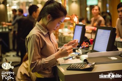 ปาร์ตี้คืนวันเสาร์ที่ร้าน แฮปปี้ ฟิช, เอเชีย ทีค เดอะ ริเวอร์ฟร้อนท์ — photo 22