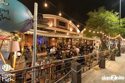 คืนวันศุกร์ ที่ร้าน แฮปปี้ ฟิช, เอเชีย ทีค เดอะ ริเวอร์ฟร้อนท์ — photo 11