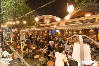 คืนวันศุกร์ ที่ร้าน แฮปปี้ ฟิช, เอเชีย ทีค เดอะ ริเวอร์ฟร้อนท์ — photo 12