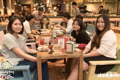 คืนวันศุกร์ ที่ร้าน แฮปปี้ ฟิช, เอเชีย ทีค เดอะ ริเวอร์ฟร้อนท์ — photo 33