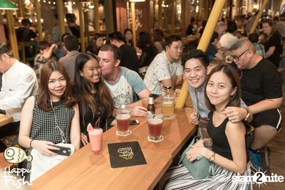 คืนวันศุกร์ ที่ร้าน แฮปปี้ ฟิช, เอเชีย ทีค เดอะ ริเวอร์ฟร้อนท์ — photo 47