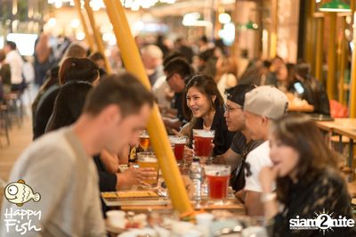คืนวันศุกร์ ที่ร้าน แฮปปี้ ฟิช, เอเชีย ทีค เดอะ ริเวอร์ฟร้อนท์ — photo 57