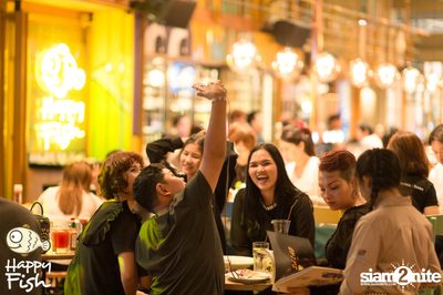 คืนวันศุกร์ ที่ร้าน แฮปปี้ ฟิช, เอเชีย ทีค เดอะ ริเวอร์ฟร้อนท์ — photo 60