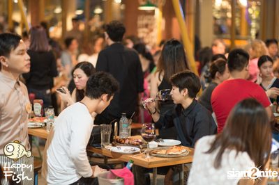 คืนวันศุกร์ ที่ร้าน แฮปปี้ ฟิช, เอเชีย ทีค เดอะ ริเวอร์ฟร้อนท์ — photo 69