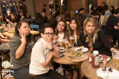 คืนวันศุกร์ ที่ร้าน แฮปปี้ ฟิช, เอเชีย ทีค เดอะ ริเวอร์ฟร้อนท์ — photo 107