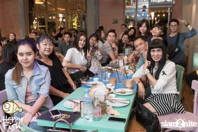 คืนวันศุกร์ ที่ร้าน แฮปปี้ ฟิช, เอเชีย ทีค เดอะ ริเวอร์ฟร้อนท์ — photo 109