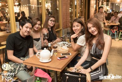 คืนวันศุกร์ ที่ร้าน แฮปปี้ ฟิช, เอเชีย ทีค เดอะ ริเวอร์ฟร้อนท์ — photo 111