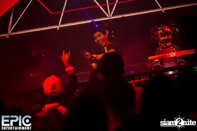 EPIC Entertainment นำเสนอ Trinity III ที่ ไลฟ์ อาร์ซีเอ — photo 12
