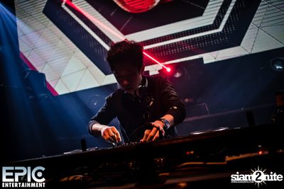 EPIC Entertainment นำเสนอ Trinity III ที่ ไลฟ์ อาร์ซีเอ — photo 74
