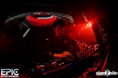 EPIC Entertainment นำเสนอ Trinity III ที่ ไลฟ์ อาร์ซีเอ — photo 78