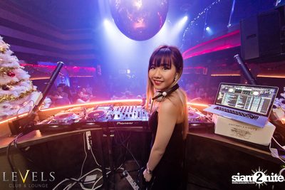 DJ UNIC ที่ เลเวลส์ — photo 54