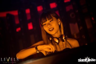 DJ UNIC ที่ เลเวลส์ — photo 56