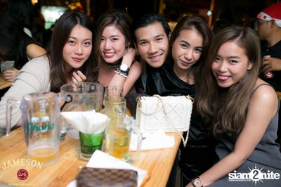 คืนวันศุกร์ ที่ร้าน เท เอกมัย — photo 39
