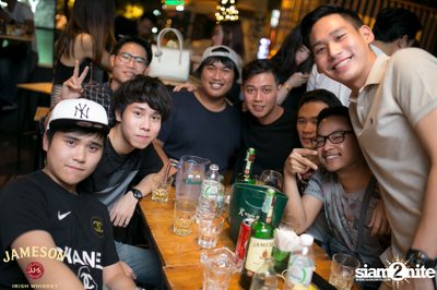 คืนวันศุกร์ ที่ร้าน เท เอกมัย — photo 44