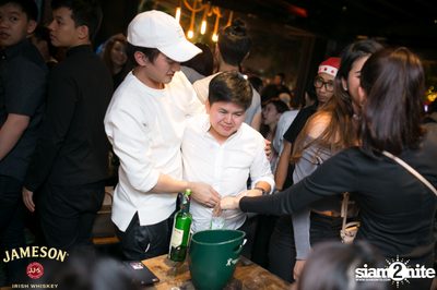 คืนวันศุกร์ ที่ร้าน เท เอกมัย — photo 58
