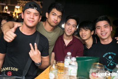คืนวันศุกร์ ที่ร้าน เท เอกมัย — photo 61