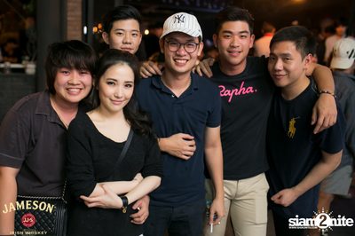 คืนวันศุกร์ ที่ร้าน เท เอกมัย — photo 88
