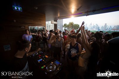 SO Pool Party Xmas Eve Edition ที่ โซ โซฟิเทล บางกอก — photo 73