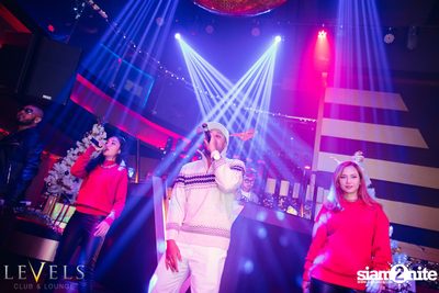 BAD A** X-Mas ที่ เลเวลส์ — photo 22