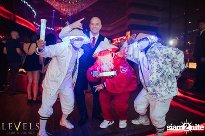 BAD A** X-Mas ที่ เลเวลส์ — photo 25