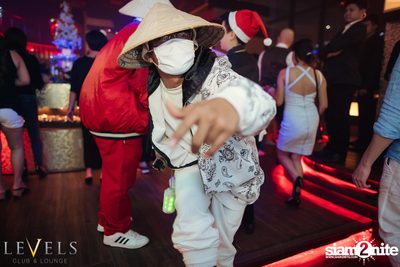 BAD A** X-Mas ที่ เลเวลส์ — photo 26