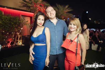 BAD A** X-Mas ที่ เลเวลส์ — photo 43