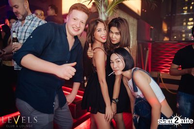 BAD A** X-Mas ที่ เลเวลส์ — photo 114