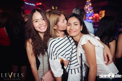BAD A** X-Mas ที่ เลเวลส์ — photo 116
