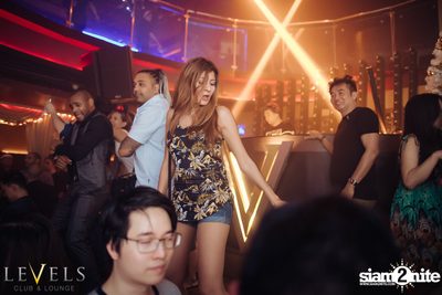 BAD A** X-Mas ที่ เลเวลส์ — photo 122