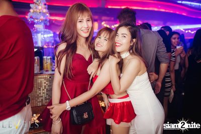 BAD A** X-Mas ที่ เลเวลส์ — photo 137