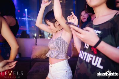 BAD A** X-Mas ที่ เลเวลส์ — photo 139