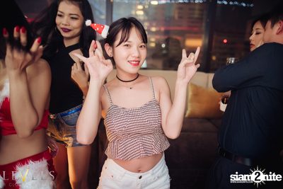 BAD A** X-Mas ที่ เลเวลส์ — photo 140