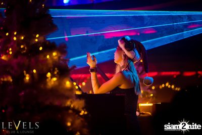 X-MAS ที่ เลเวลส์ — photo 17