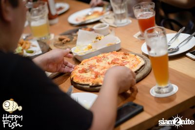 คืนวันอาทิตย์ ที่ร้าน แฮปปี้ ฟิช, เอเชีย ทีค เดอะ ริเวอร์ฟร้อนท์ — photo 23